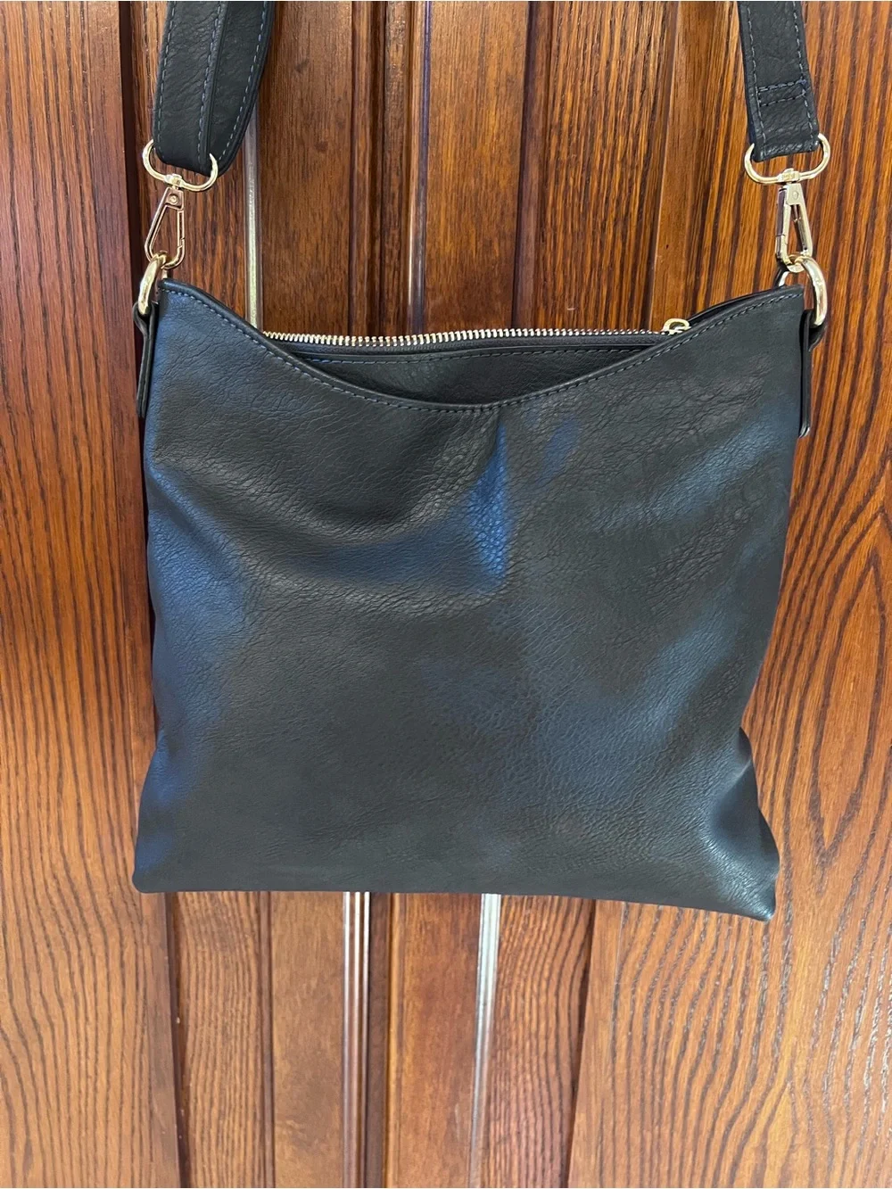 Jen & Co VLeather Crossbody Bag Navy Blue Gold Hardware Zipper Purse Medium